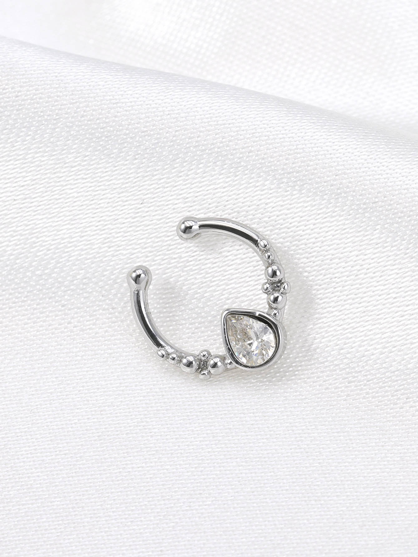 스테인레스 스틸 말굽 워터 드롭 여성을위한 천공 클립이 - Body Jewelry Septum 리뷰 및 가격